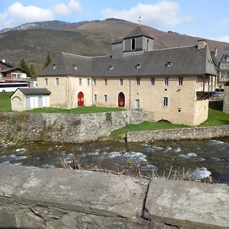 Hotell 2 A 4 Personnes Le Pyreneen A Carrefour Des Activites De Montagne *