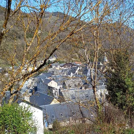 2 A 4 Personnes Le Pyreneen A Carrefour Des Activites De Montagne * Arreau