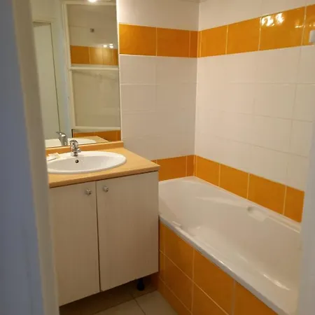 מלון 2 A 4 Personnes Le Pyreneen A Carrefour Des Activites De Montagne אראו