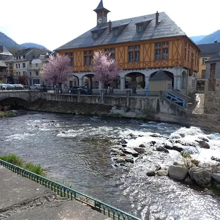 2 à 4 Personnes Le Pyrénéen à Carrefour Des Activités De Montagne Hotel *