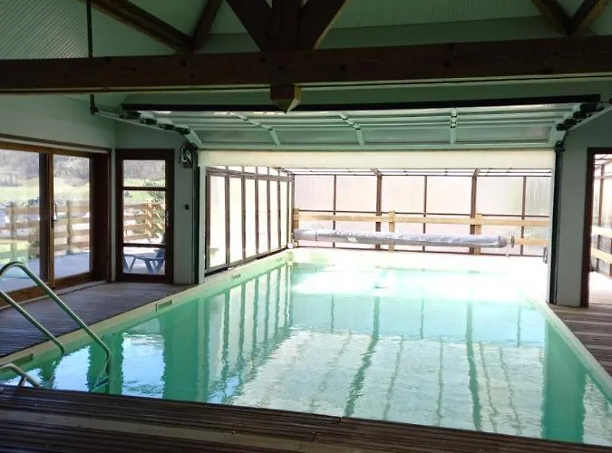 2 à 4 Personnes Le Pyrénéen à Carrefour Des Activités De Montagne Hotel Arreau