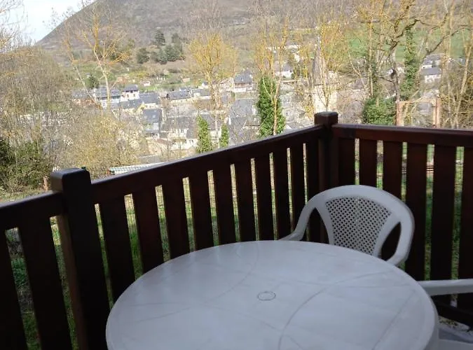 2 à 4 Personnes Le Pyrénéen à Carrefour Des Activités De Montagne Hotel *