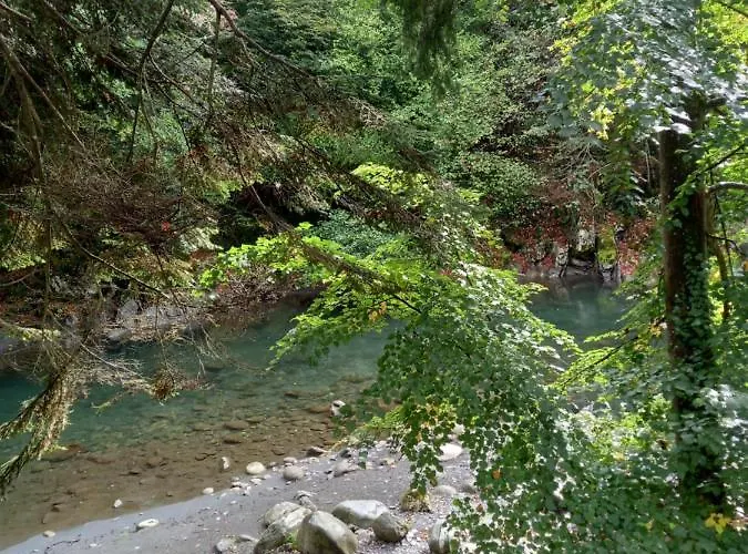 2 à 4 Personnes Le Pyrénéen à Carrefour Des Activités De Montagne Hotel *