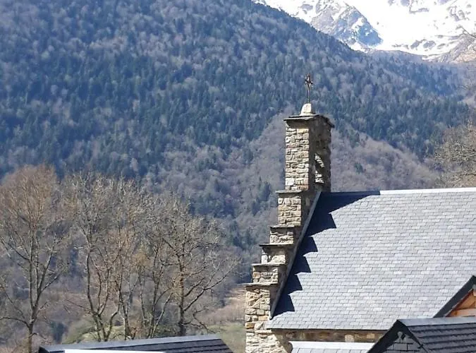 2 à 4 Personnes Le Pyrénéen à Carrefour Des Activités De Montagne Hotel *